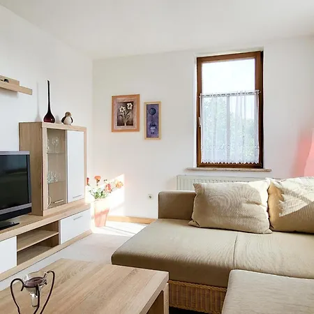 Apartmán 2 Bedroom Cozy In