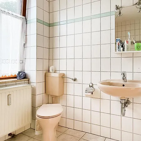 2 Bedroom Cozy In Apartmán Harzgerode